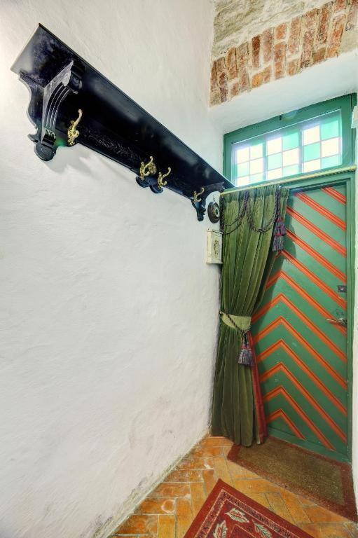 Cozy Old Town Historic House Apartment Талин Екстериор снимка