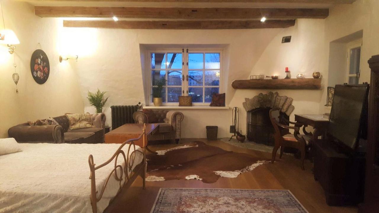 Cozy Old Town Historic House Apartment Талин Екстериор снимка