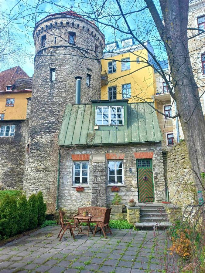 Cozy Old Town Historic House Apartment Талин Екстериор снимка